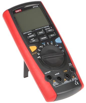 UNIVERSALUS MATAVIMO PRIETAISAS UT-71A UNI-T